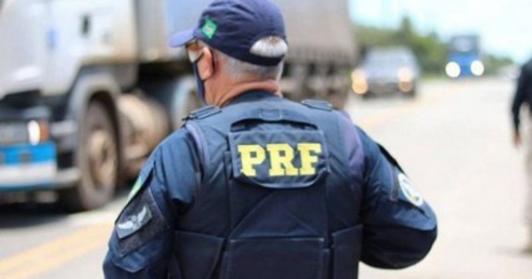 Veículos de carga são recolhidos pela PRF após motoristas apresentarem AETs falsas no Agreste de PE