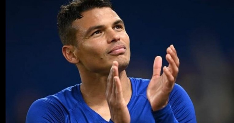 Thiago Silva renovando com o Chelsea significa que ele terá 39 anos jogando a Premier League