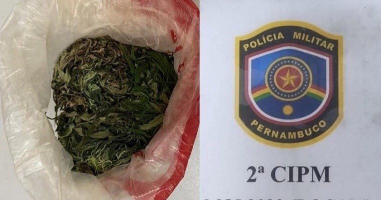 Indivíduo é detido pela ROCAM com maconha no bairro da Subestação em Cabrobó no Sertão de PE