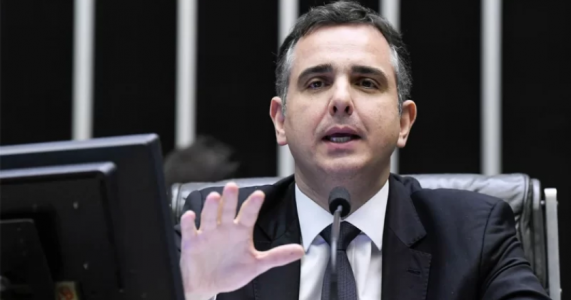 Rodrigo Pacheco é reeleito presidente do Senado