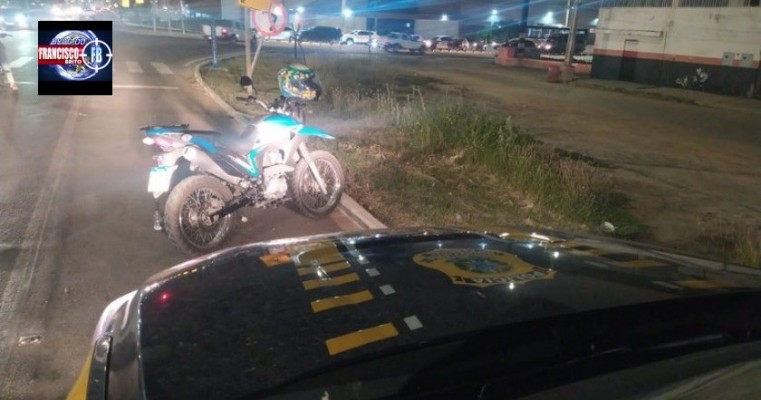 PRF recupera moto furtada e detém condutor em Petrolina no Sertão de PE 