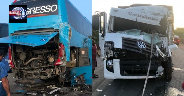 Ônibus com 45 passageiros colide com caminhão na PE-360 entre Floresta e Ibimirirm no Sertão de PE