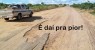 Crianças substituem o estado em operação tapa buraco da PE 550 e envergonha o cidadão que passa por ela