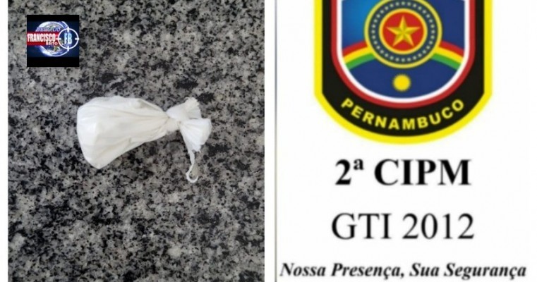 Indivíduo é detido pela polícia com cocaína na Av. Nino Coelho em Cabrobó no Sertão de PE