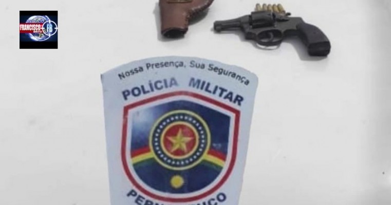 BEPI prende Indivíduos com revolver e recupera carro roubado no Agreste de Pernambuco