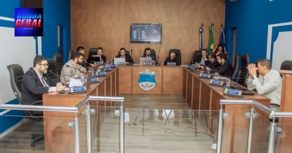 Câmara de Vereadores de Salgueiro reúne prefeitos e outras autoridades da região em audiência pública sobre campus da Univasf