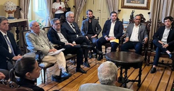 Antônio Moraes reúne representantes do setor agropecuário com Raquel Lyra
