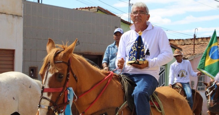 Nossa Senhora Aparecida, Padroeira do Brasil, é homenageada na 1ª Grande Cavalgada da Diocese de Salgueiro-PE.