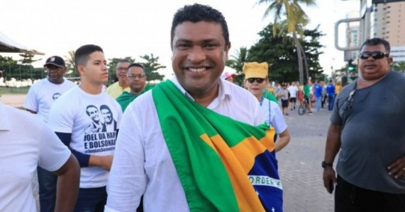 Deputado bolsonarista quer proibir em Pernambuco propaganda com temas LGBTQIA+