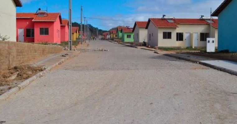 Briga entre vizinhos com arremessos de pedras no residencial Santo Antônio termina na DP em Salgueiro