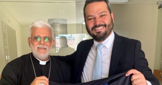 Emanuel Sampaio e Dom José Vicente: Encontro com o novo Bispo de Salgueiro, uma experiência especial