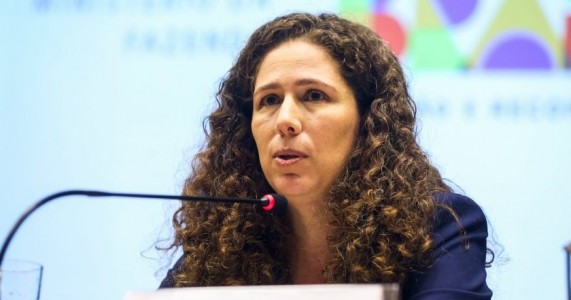 Governo quer abrir mais 10 mil vagas em concursos, diz ministra da Gestão
