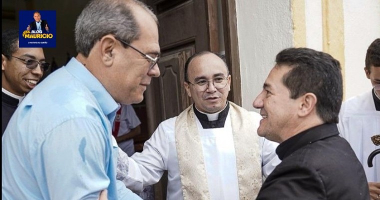 Prefeito Mano Medeiros prestigia primeira missa celebrada por dom Paulo Jackson, no Jaboatāo