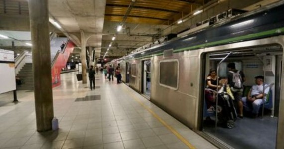 Metrô do Recife seguirá em greve e metroviários irão em caravana para Brasília