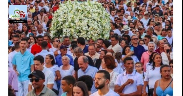 Multidão vai às ruas para encerramento da Festa de Nossa Senhora da Guia