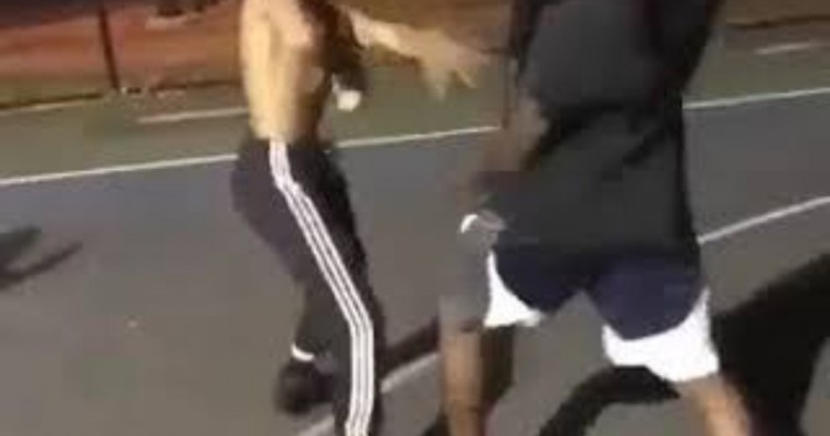 UFC! Polícia militar flagrou homens aos tapas socos e pontapés na Ulisses Trapiá no Planalto em Salgueiro 