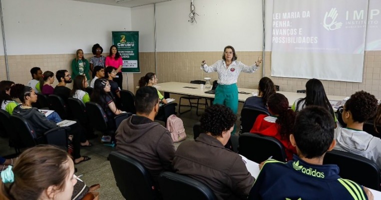 Projeto "Maria da Penha Vai às Escolas" chega ao IFPE marcando o Dia Nacional da Luta Contra a Violência à Mulher