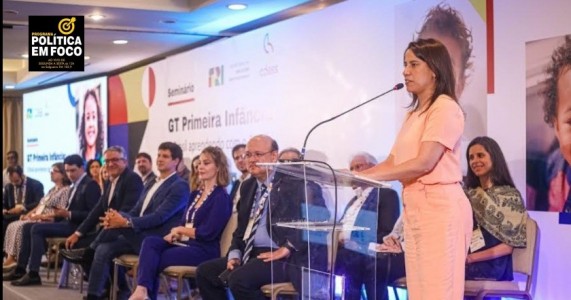 Raquel Lyra participa de seminário sobre a primeira infância