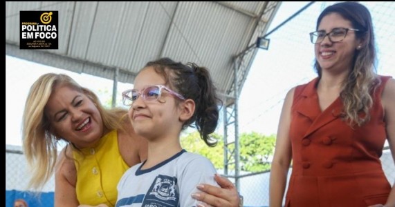 ALUNOS DA REDE MUNICIPAL DO JABOATÃO RECEBEM ÓCULOS GRATUITOS