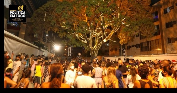 CANTORA LUA E CANTATA NATALINA SE APRESENTAM NA RUA DA ÁRVORE, NESTA SEGUNDA-FEIRA