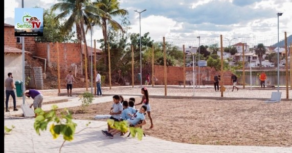 Prefeitura do Salgueiro inaugura praça esportiva no bairro do divino Espírito Santo