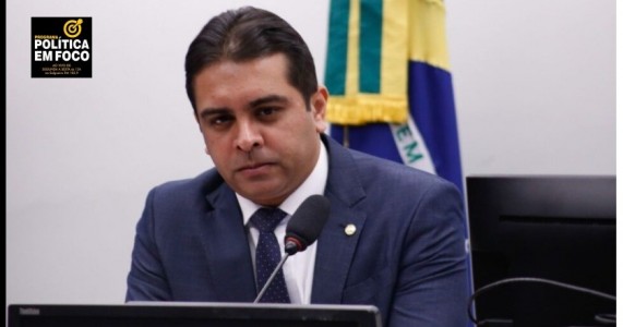 O deputado Fernando Rodolfo diz que o prefeito de Caruaru Rodrigo traiu Raquel