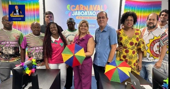 Prefeito Mano Medeiros recebe os homenageados do Carnaval do Jaboatão 2024