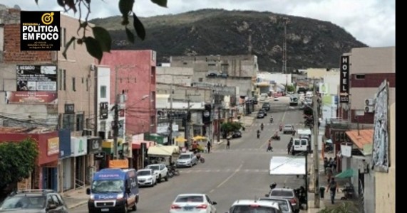 CDL Salgueiro divulga informativo sobre funcionamento do comércio durante o Carnaval