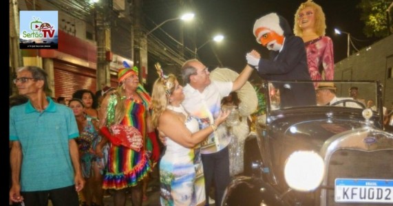 Multidão, emoção e a volta do Zé Pereira marcam abertura oficial do Carnaval 2024 do Jaboatão dos Guararapes