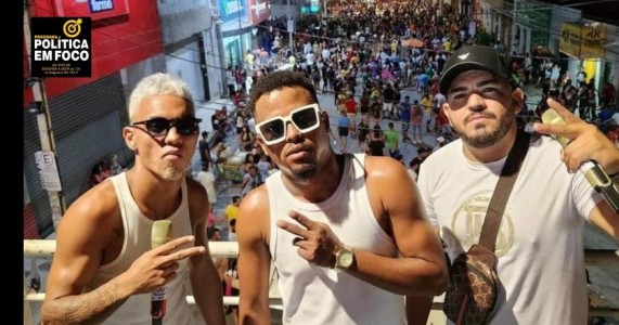 Em uma explosão de ritmo e alegria, Jameckson e Lag City incendiaram a segunda noite do Carnaval de Salgueiro 2024! 