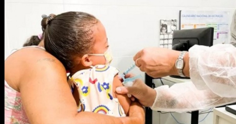 Recife começa a vacinar contra gripe bebês e crianças menores de 6 anos