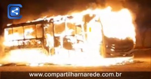 Ônibus com pacientes do Sertão de PE pega fogo a caminho do Recife