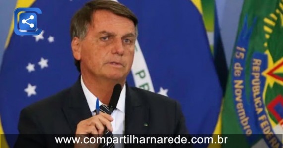 Após passar mal e ser socorrido para hospital, Bolsonaro recebe alta médica em Manaus