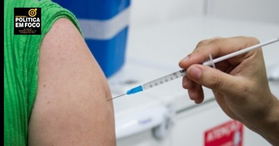 Pernambuco recebe primeiro lote de vacinas atualizadas contra Covid-19