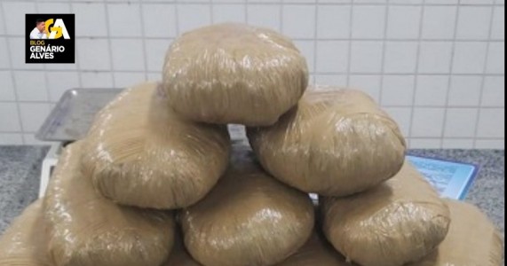 Policiais militares da 1ª CIPM prendem mulher com 10,6 kg de maconha em Floresta-PE