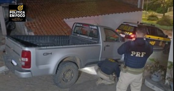 Policiais rodoviários federais apreendem carro em Parnamirim-PE com queixa de roubo