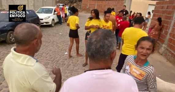 SALGUEIRO Candidato a Vereador Márcio Nemédio Visita Residencial Santo Antônio e Recebe Apoio dos Moradores