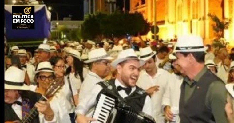 Serenata leva cultura e tradição para as ruas de Petrolina neste sábado, nas comemorações pelos 129 anos do município