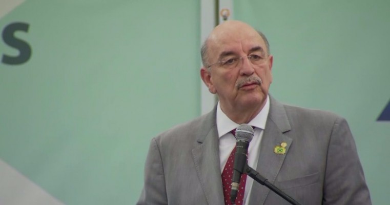 Ministro estima reajuste do Bolsa Família e diz que orçamento para 2018 será maior