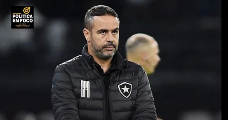 QUE MORAL! Artur Jorge, técnico do Botafogo, recebeu o prêmio 'Talento que Marca o Mundo', concedido pela Liga Portugal