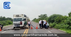 Protesto bloqueia BR 116 na entrada de Conceição das Crioulas em Salgueiro