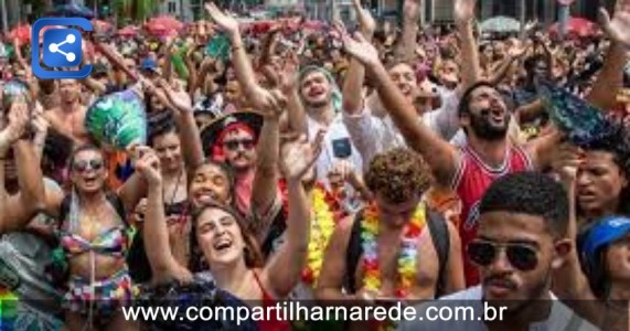 Blocos de rua gratuitos são atração preferida de quem curte carnaval