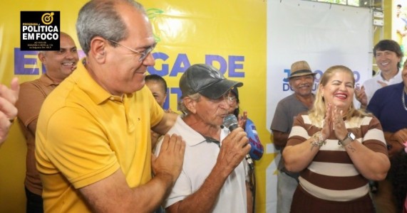 Prefeito Mano Medeiros entrega de sementes de milho para agricultores da zona rural de Jaboatão