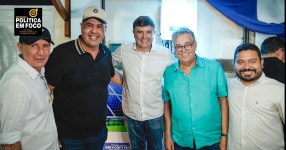 Ao lado de Marcone Santos e Antônio Moraes, Eduardo da Fonte participa de entrega da usina de energia solar