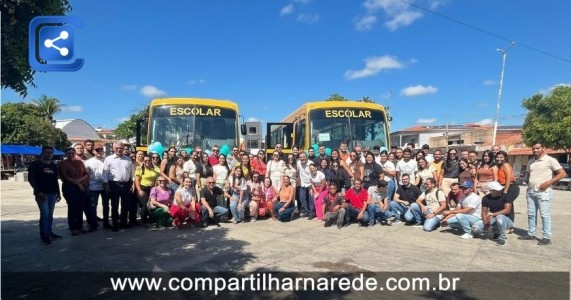 Prefeito Múcio entrega 02 novos ônibus escolares e carro do Conselho Tutelar de Parnamirim requalificado