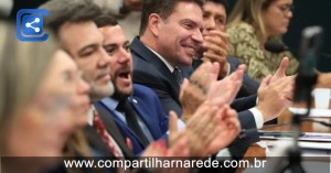 CCJ da Câmara aprova suspensão de ação do STF contra Bolsonaro e Ramagem