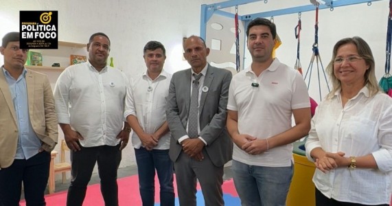 Eduardo da Fonte participa da inauguração da Casa Azul de Taquaritinga do Norte ao lado do prefeito Gena Lins