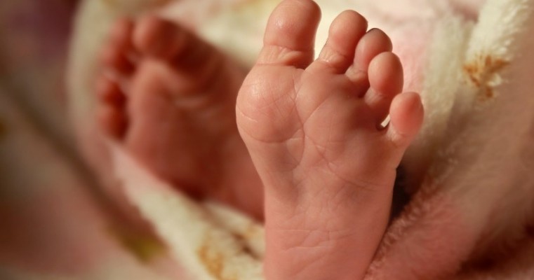 Em Caruaru, Bebê de 1 ano morre após engasgar com mingau