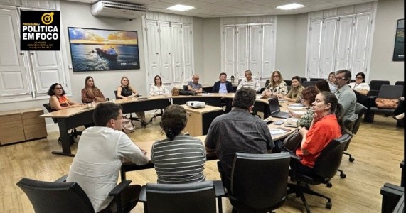 Luciano Duque participa de reunião com clínicas de hemodiálise e secretária de Saúde 