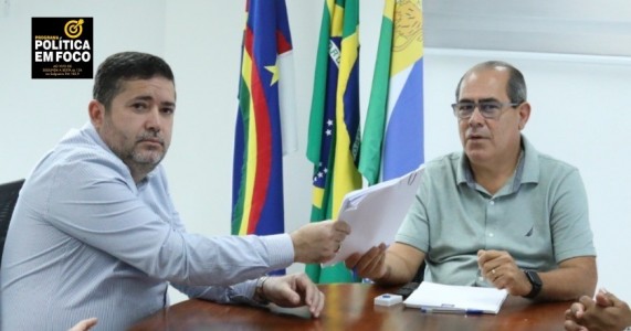 Mano Medeiros entrega Projeto de Lei de reajuste salarial para votação na Câmara